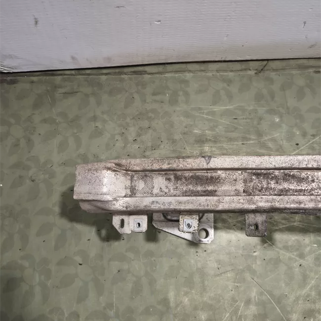 Traversa paraurti anteriore