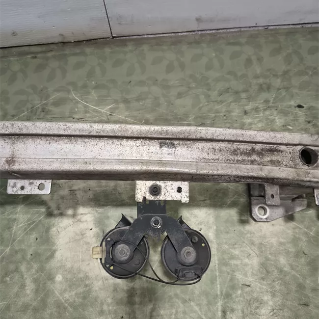 Traversa paraurti anteriore