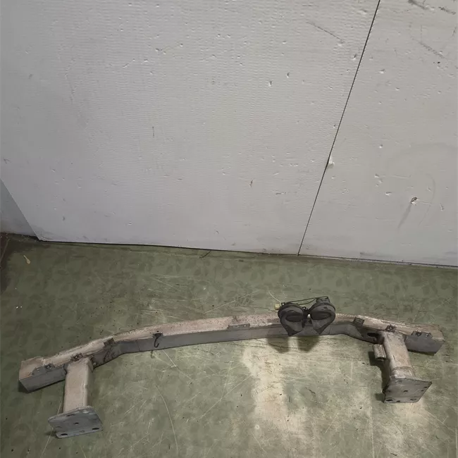 Traversa paraurti anteriore