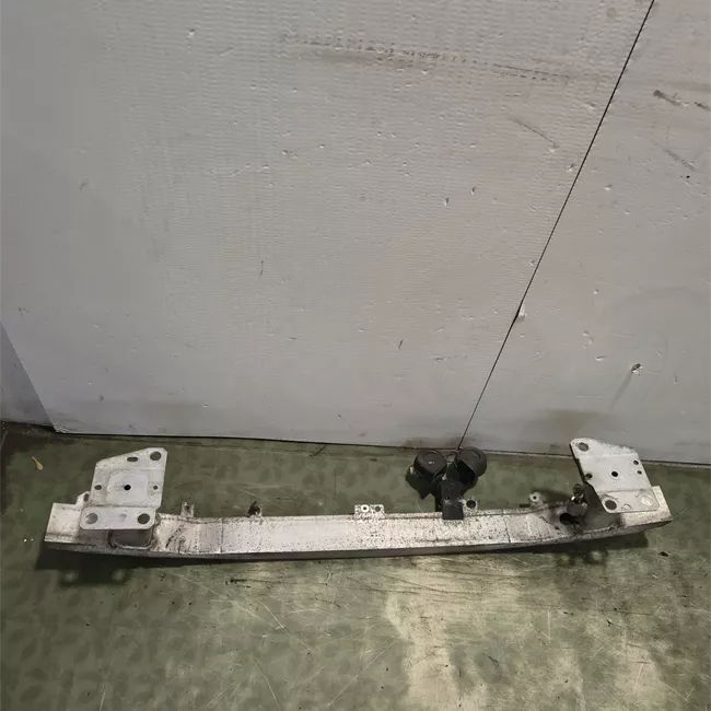 Traversa paraurti anteriore