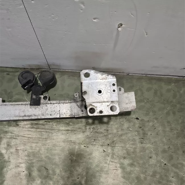 Traversa paraurti anteriore