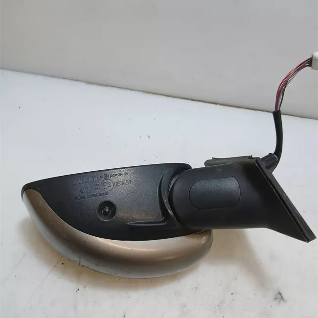 Retrovisore esterno sinistro Elettrico