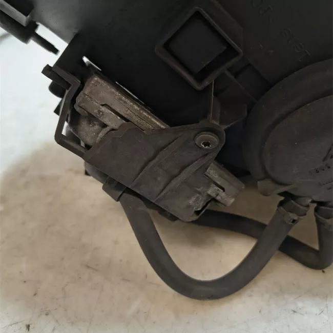 Proiettore destro Xeno