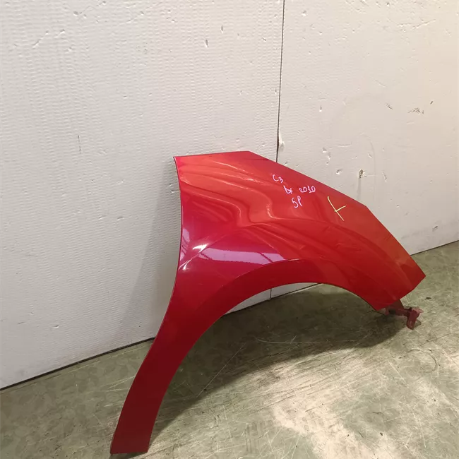 Parafango anteriore destro