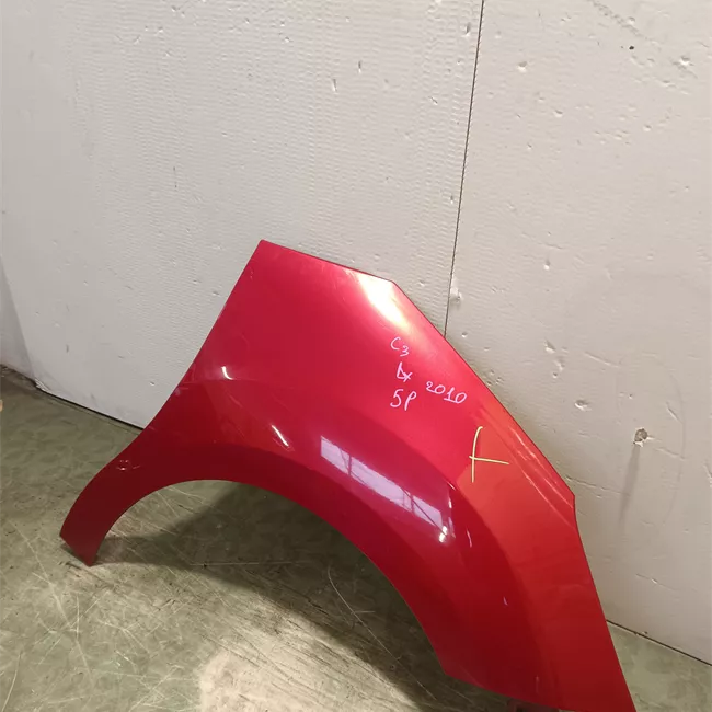 Parafango anteriore destro