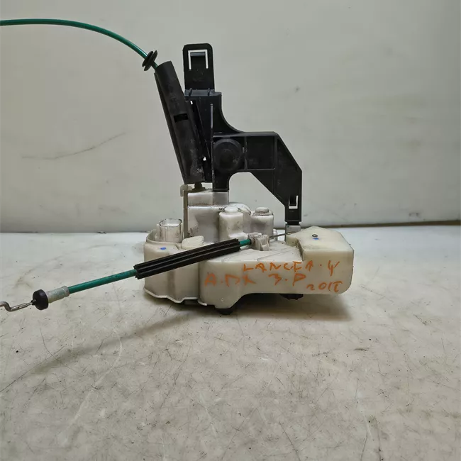 Serratura porta anteriore destra