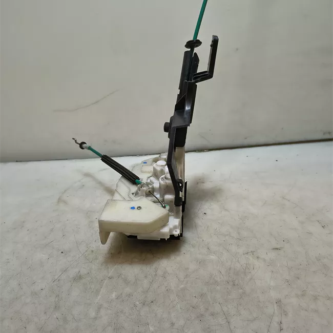 Serratura porta anteriore destra