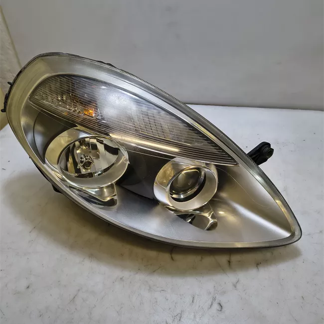 Proiettore destro con serie speciale 3