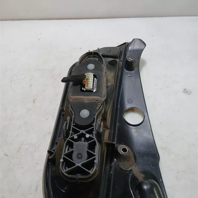 Fanale posteriore sinistro