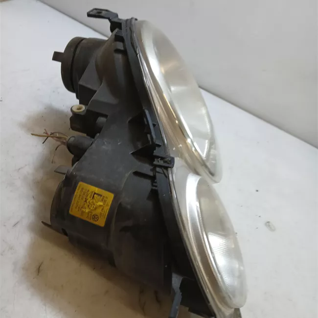 Proiettore sinistro AL