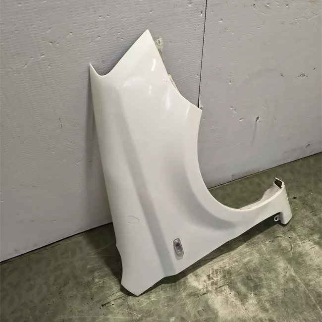 Parafango anteriore destro