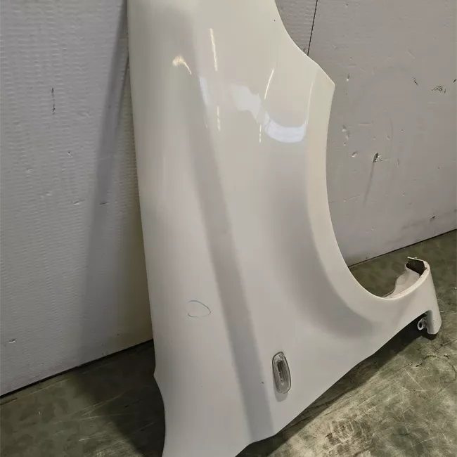 Parafango anteriore destro