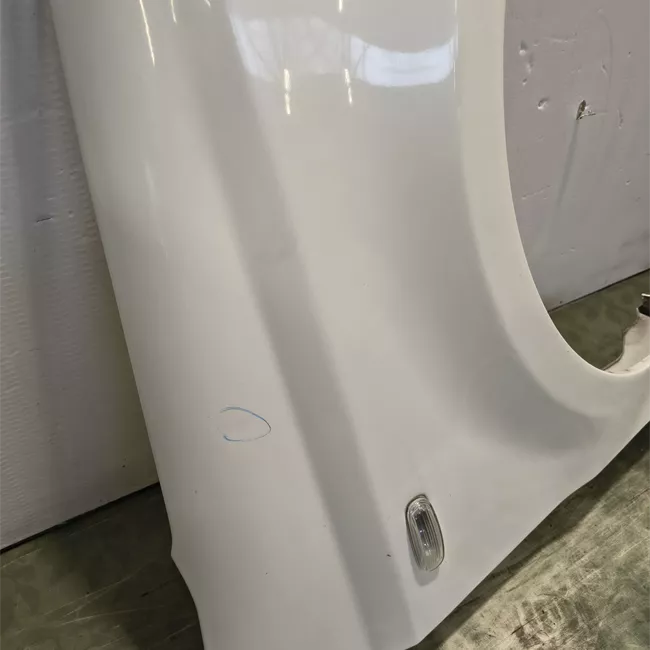 Parafango anteriore destro