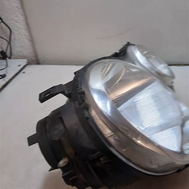 Proiettore destro AL