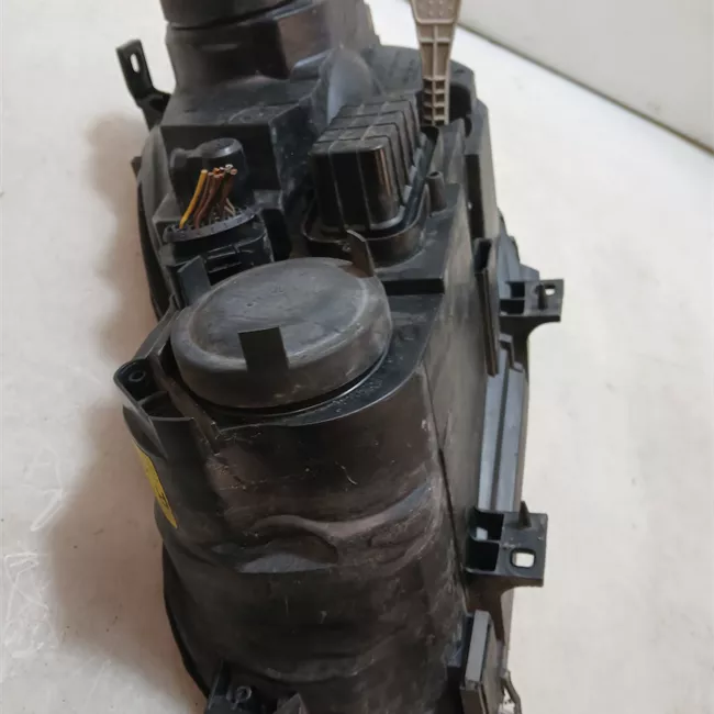 Proiettore destro AL