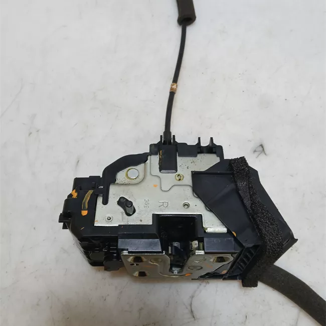 Serratura porta posteriore destra