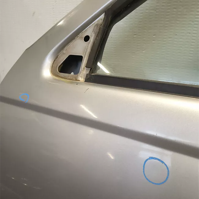 Porta anteriore sinistra