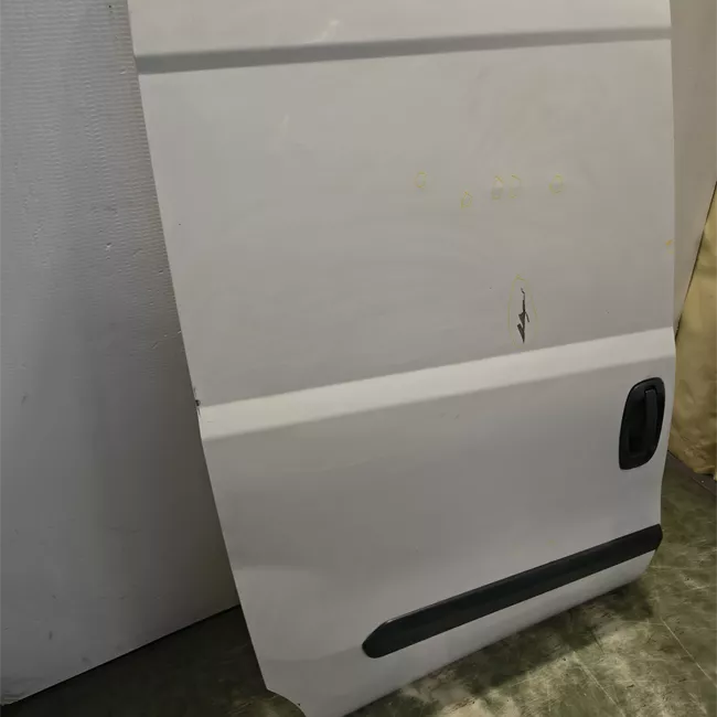 Porta posteriore destra