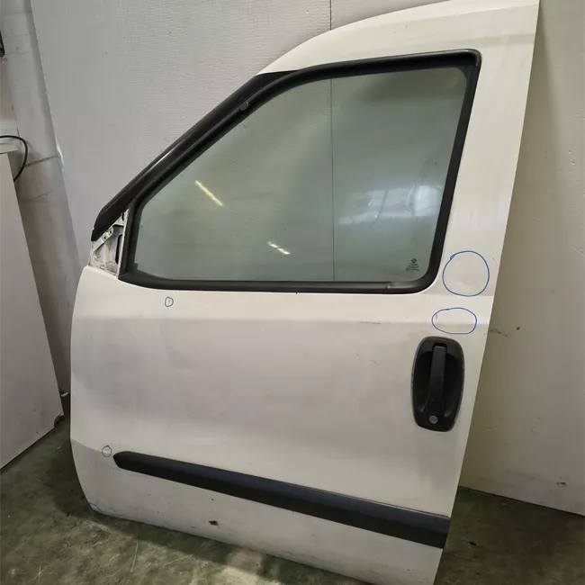 Porta anteriore sinistra