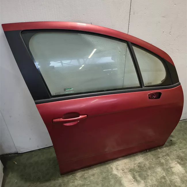 Porta anteriore destra