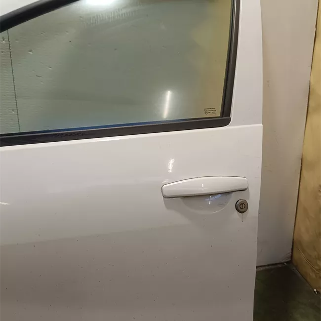 Porta anteriore sinistra