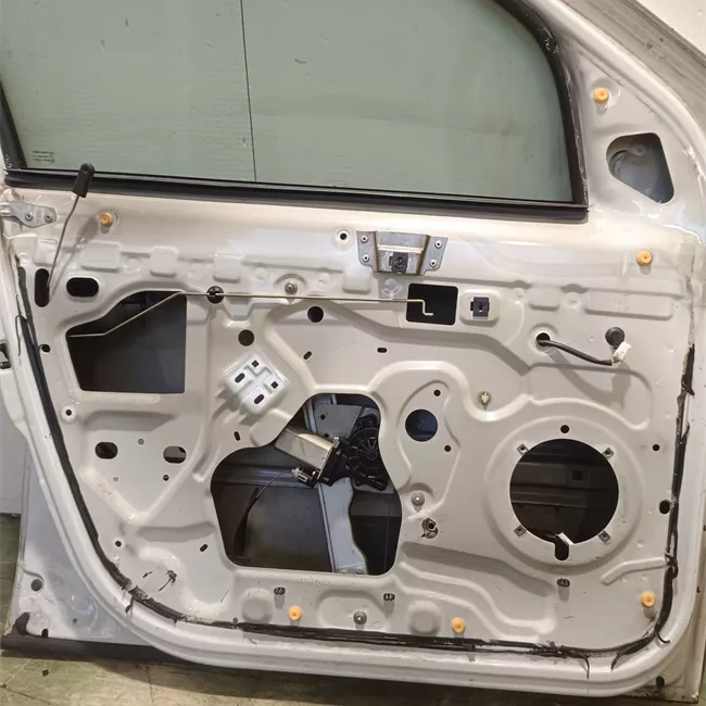 Porta anteriore sinistra