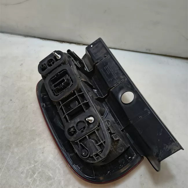 Fanale posteriore sinistro