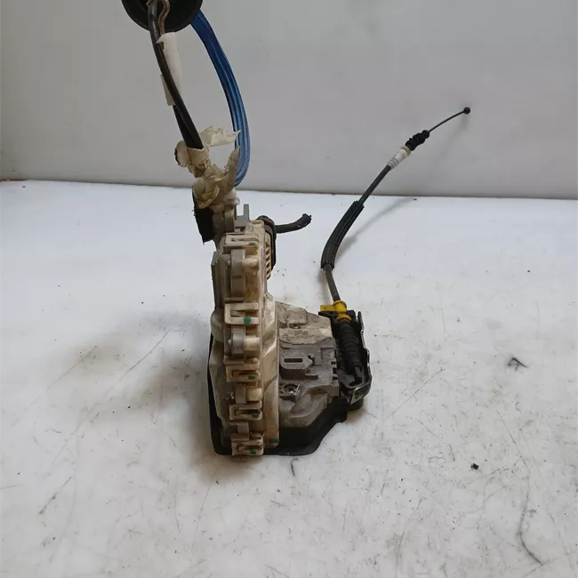 Serratura porta anteriore destra