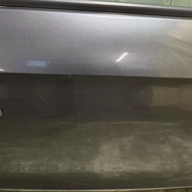 Porta anteriore destra