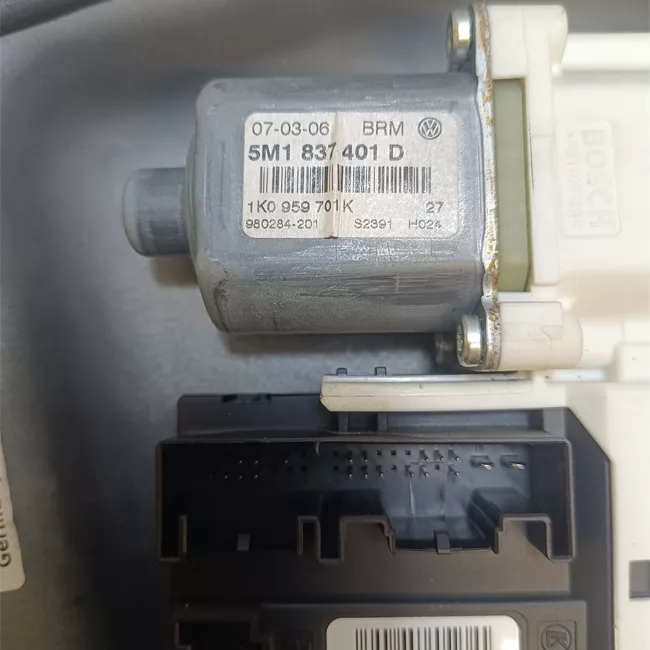 Alzacristallo elettrico porta anteriore sinistro