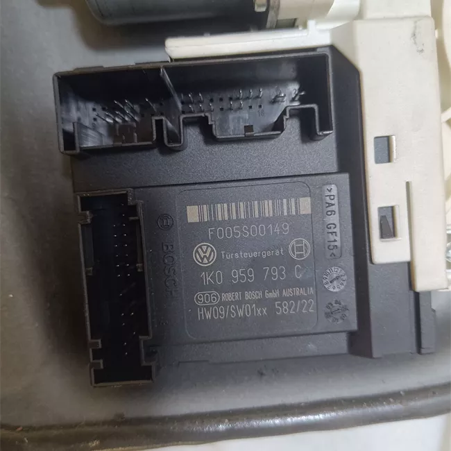 Alzacristallo elettrico porta anteriore sinistro