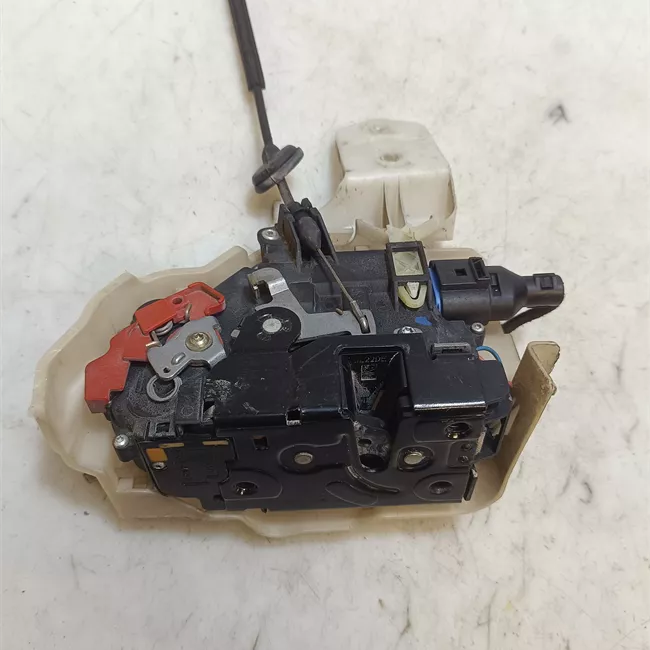 Serratura porta anteriore sinistra