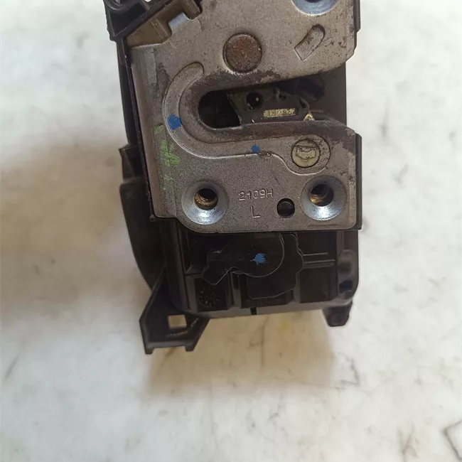 Serratura porta anteriore sinistra