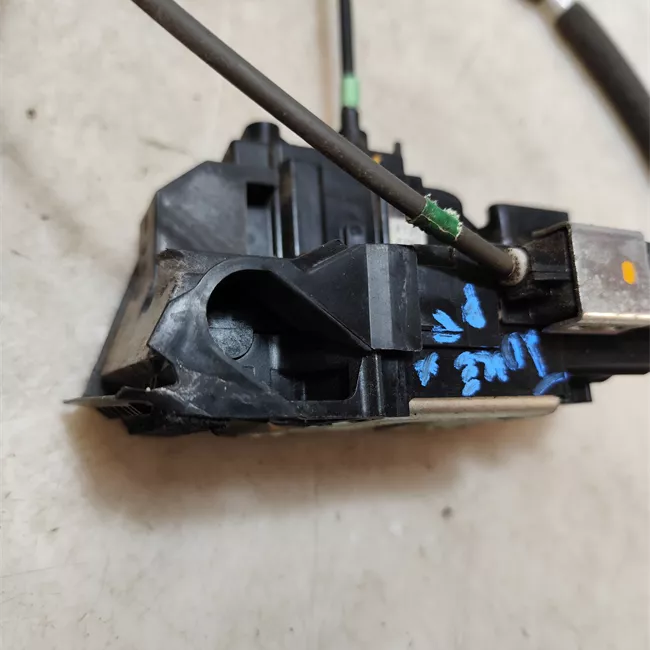 Serratura porta anteriore destra