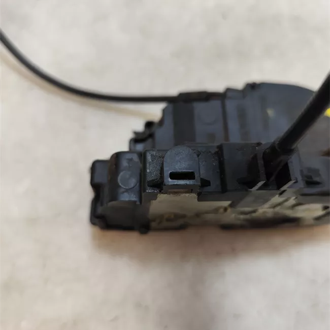 Serratura porta posteriore destra