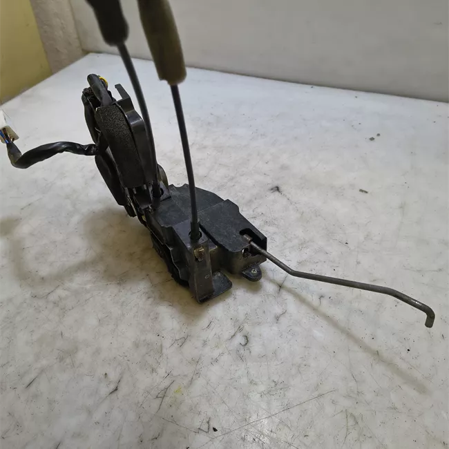 Serratura porta anteriore destra