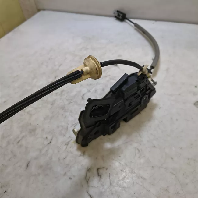 Serratura porta anteriore sinistra