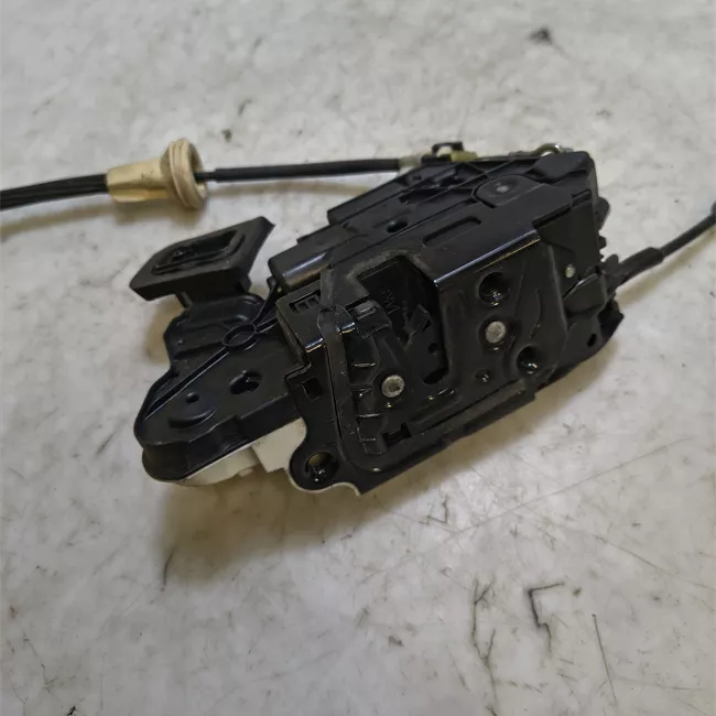 Serratura porta anteriore sinistra