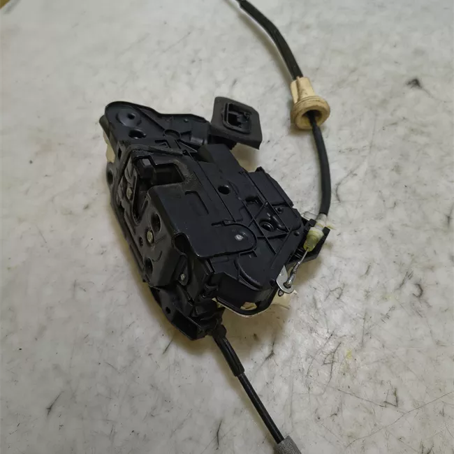 Serratura porta anteriore sinistra