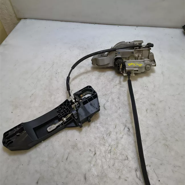 Serratura porta anteriore sinistra