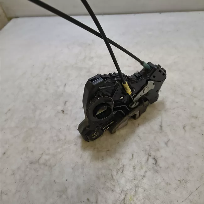 Serratura porta anteriore sinistra