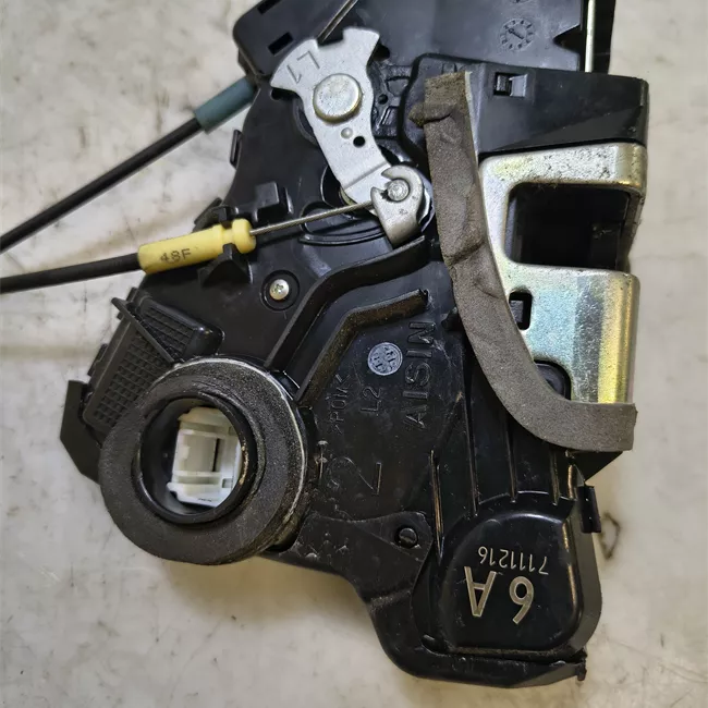 Serratura porta anteriore sinistra