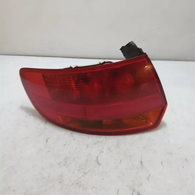 Fanale posteriore parte esterno sinistro