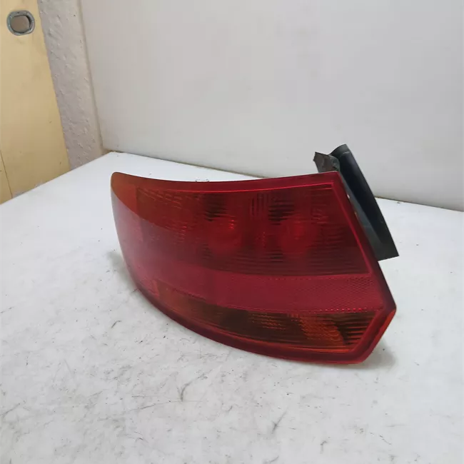 Fanale posteriore parte esterno sinistro