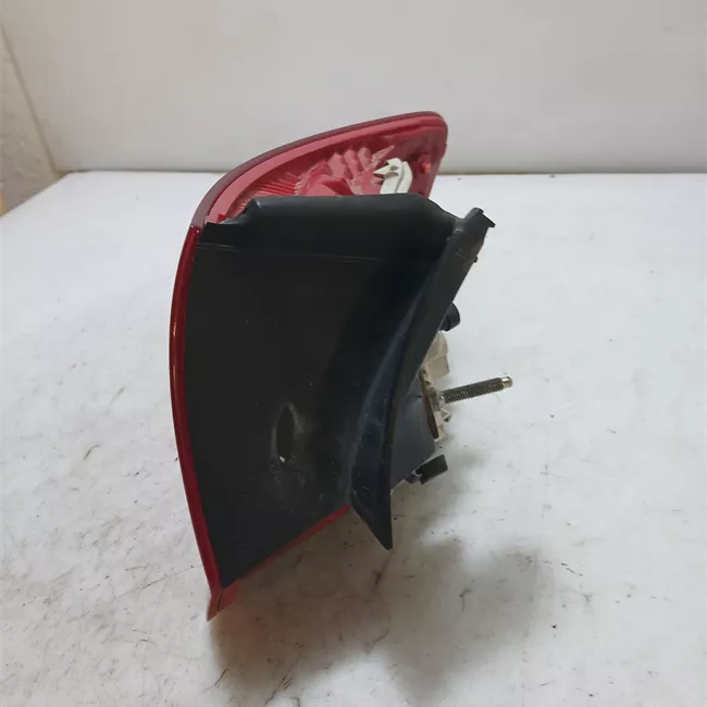 Fanale posteriore parte esterno sinistro