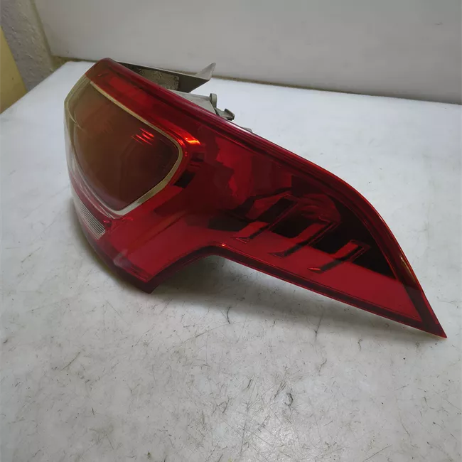 Fanale posteriore parte esterno destro