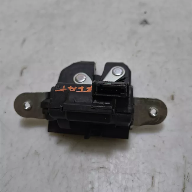 Serratura portello posteriore con telecomando