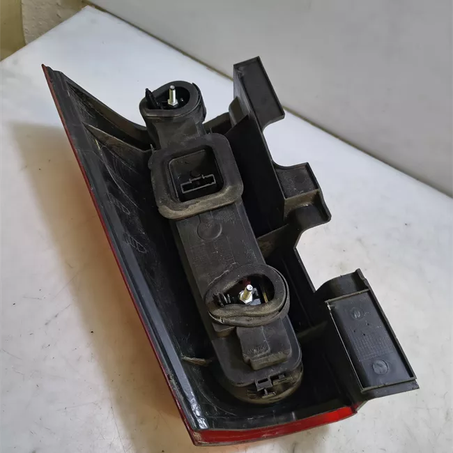 Fanale posteriore sinistro