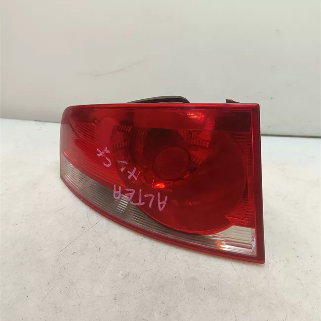 Fanale posteriore parte esterno sinistro