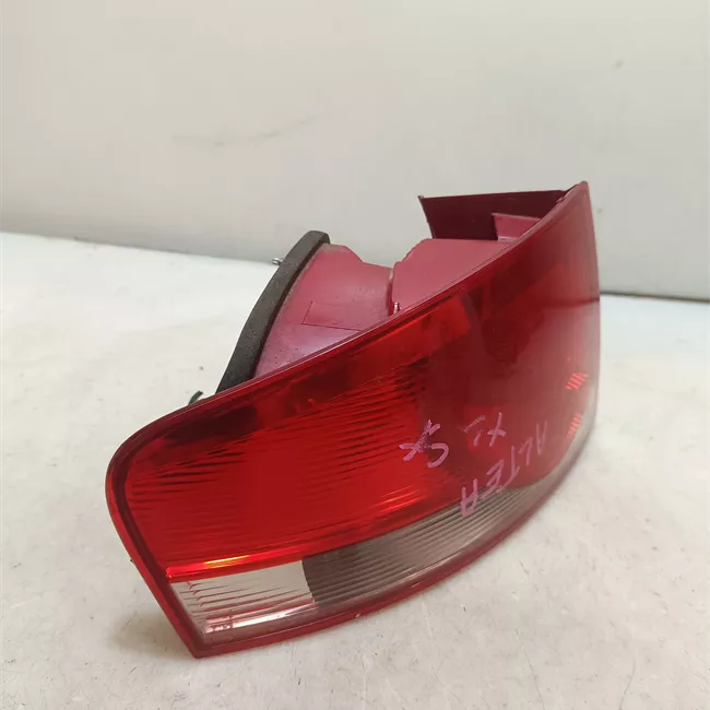 Fanale posteriore parte esterno sinistro